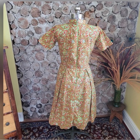 👗🥰 HOST PICK 🥳👗Vintage 
1970's dress keyhole cut-out accent waist band US6P - Picture 2 of 2